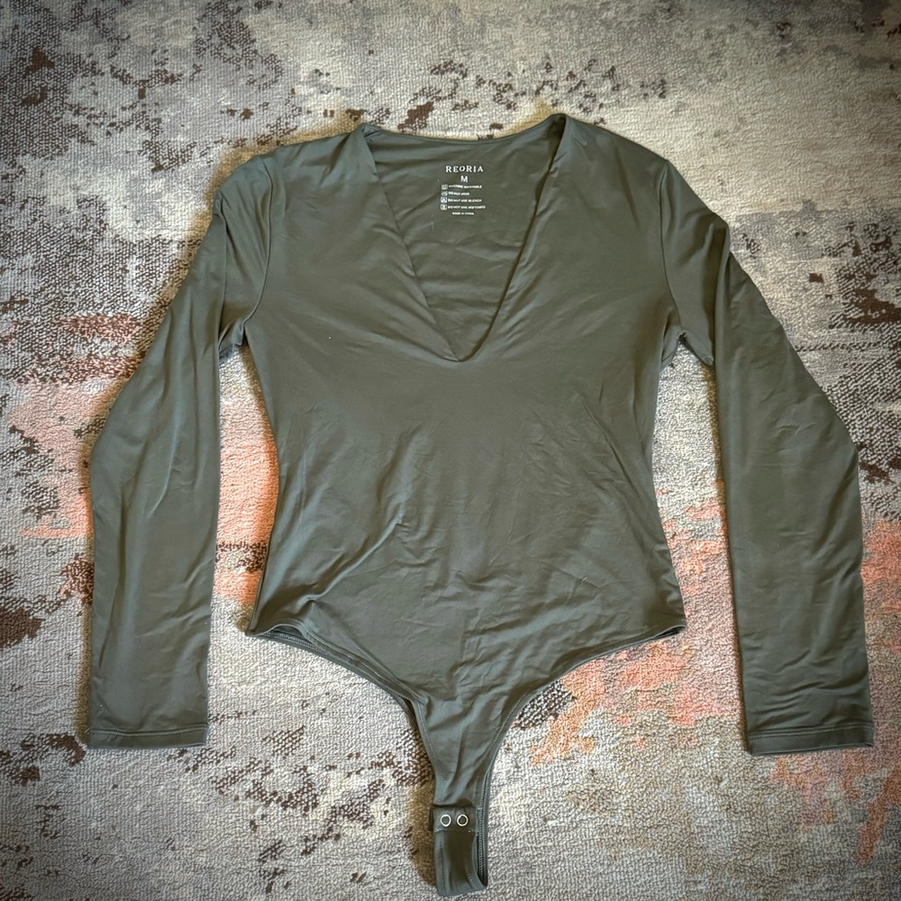 Reoria Green V-Neck Bodysuit / Size M